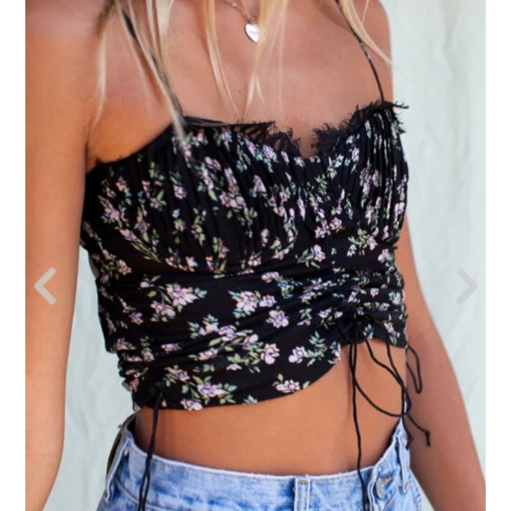 Isabelles cabinet summer love top